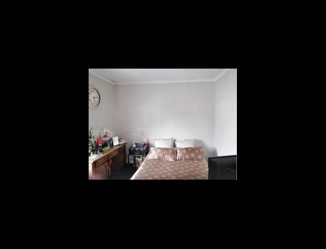 5 BEDROOM TOWNHOUSE FOR SALE IN OBSERVATORY